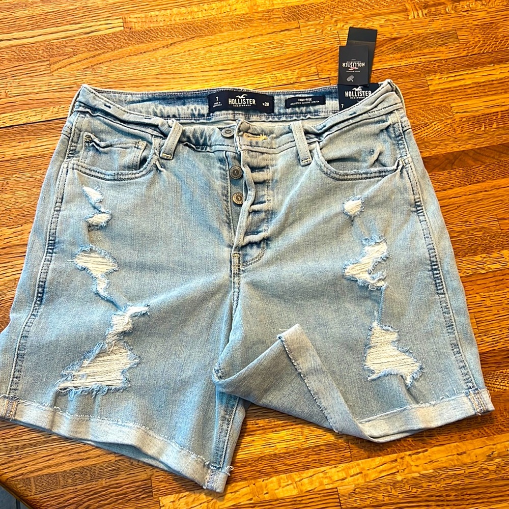NEW WITH TAGS Women’s Hollister Jean shorts